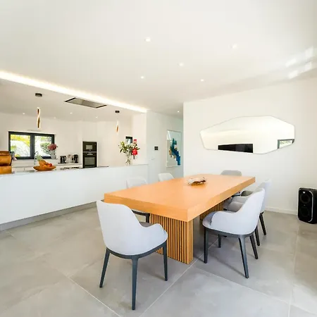 Essence Villa